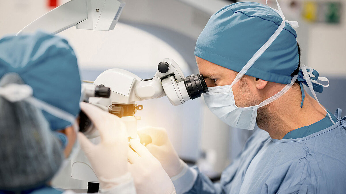 Kendrion surgical robotic with two medical colloborater 